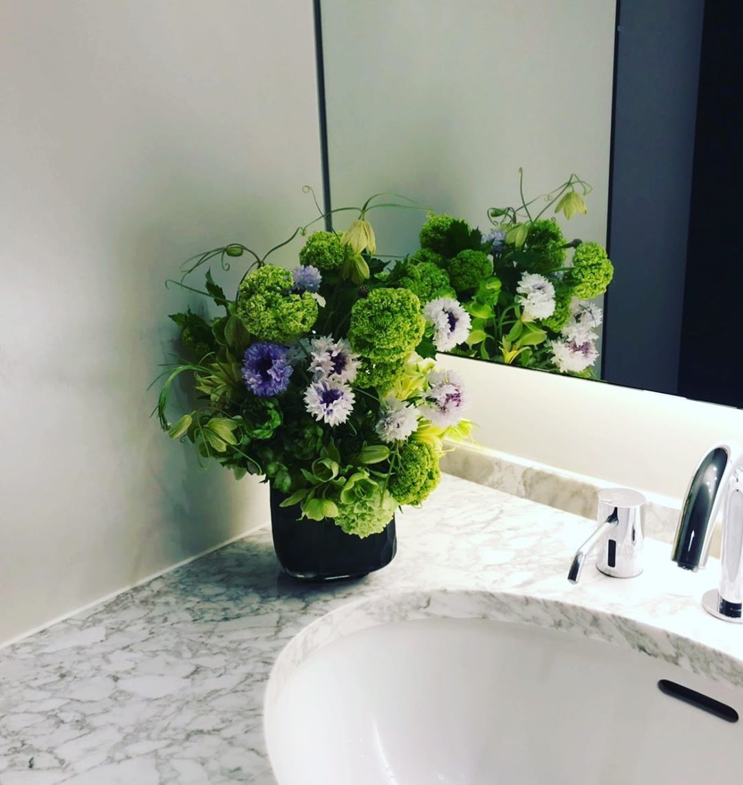L I F E D E C O Flower Works L I F E D E C O Flower Works