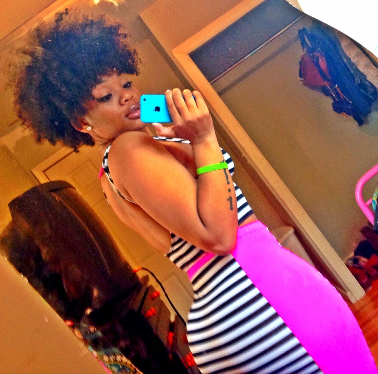 seikoblaze:  chiefsimba:  seikoblaze:  Curve queen. 😁  This  Ha. Thanks 