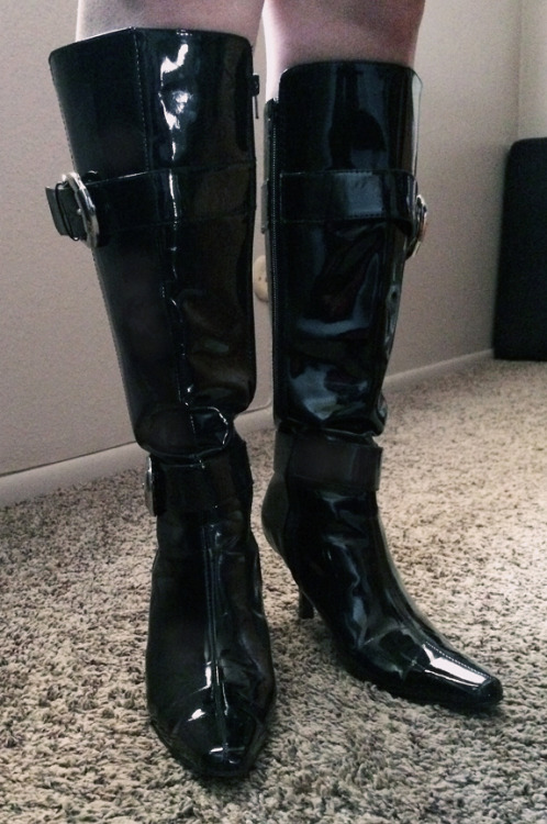 I came across these Chinese Laundry boots in a thrift shop. They were brand-new and offered at . I carried them in my cart for my entire shopping and at the last minute decided NOT to get them. I handed them over to the clerk and said, “I’ve changed