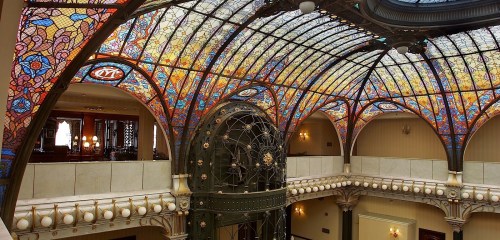 artnouveaustyle:Stained glass ceiling of the Gran Hotel Ciudad de México. Made in 1908 by Fre