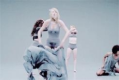 tayswifttrade:  I’m dancing on my own, I make the moves up as I go 