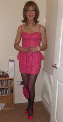 lvrofhose2:  christinea44:  tonyas-crossdressers: Hot dates http://bit.ly/cummmwithme  So gorgeous woman 👩 ❤️💋   Lovely  