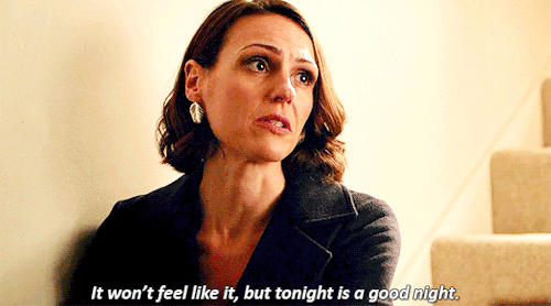 jodiecomersource:Suranne Jones and Jodie Comer as Gemma Foster and Kate Parks in Doctor Foster (2.04