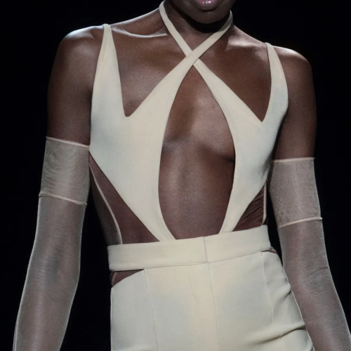 glowdetails:  details, mugler fall 2021