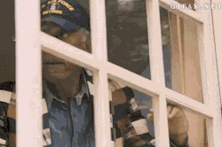 reblog-gif:  http://gifini.com/ Best Gifs and LOL’ s  
