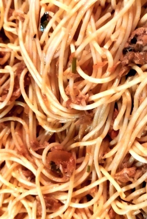 Delicious Angel Hair In Tomato, Tuna And Olive SauceYou'll Love This Blend Of Tomatoes, Tuna And Black