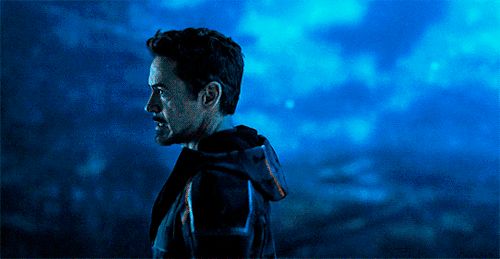deadpooli:You throw another moon at me,and I’m gonna lose it.BAMF