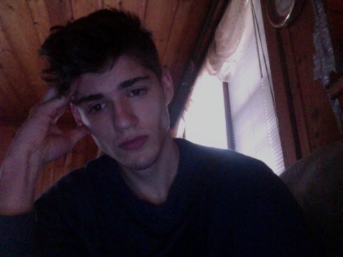 beefyravioli:  so my hair is a wreck and I need to shave