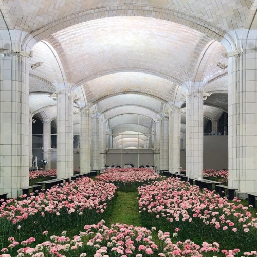 Set for Tory Burch Fall 2018 with over 14,000 carnations