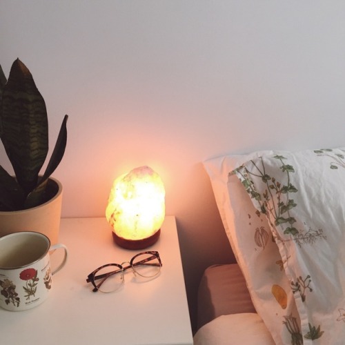 adaurable: some sweet photos of my quaint bedroom