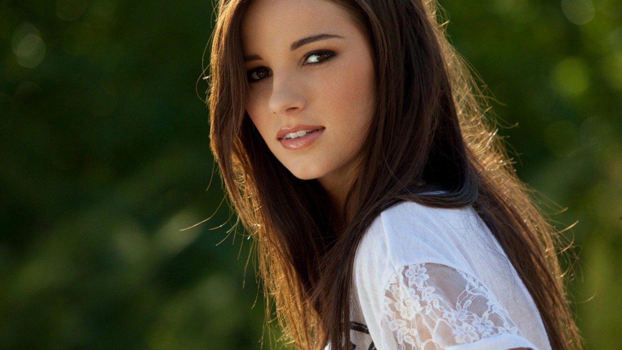 remarkablybeautifulgirls:  Madison 