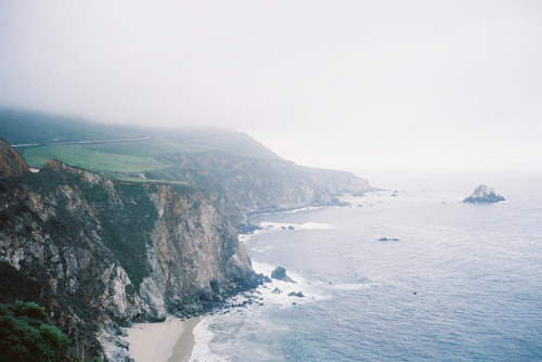 nakedwithshoes:  englishsnow:by 36negatives   I’ve been here. :) 