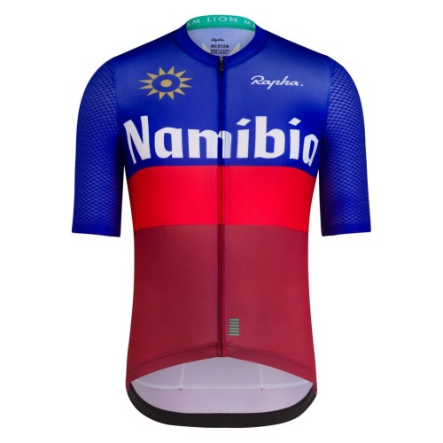 thismachinekillscobbles:I love this kit.  Good on Rapha for making it available