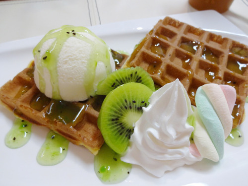 strawberrysandwich: