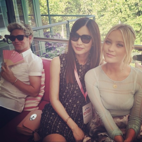 suitsdirection:  gemma_chan: Thanks @evianwater for a lovely day at #Wimbledon @thewhitmore(nice photobomb @niallhoran #fangirl)