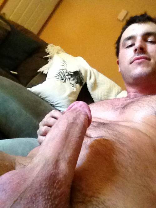 nakedguysfromkik:  His smile, adorable. 24yo guy from kik
