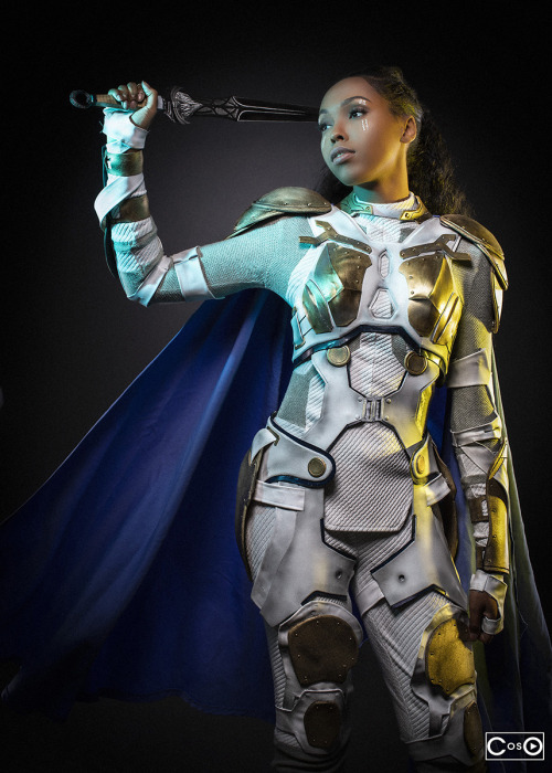 Cutiepiesensei As Valkyrie from Thor Ragnarok Photog - AMPCosplay