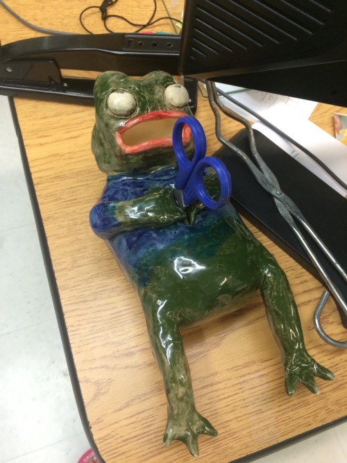 prettiestpotato:  Someone made a Pepe in ceramics and I’m  c r y i n g