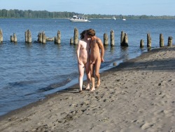 gotoanudebeach:  Go to a nude beach - and give your lover a kiss!(If you get a boner, no need to hide it - it’s natural. Be proud of your body!)
