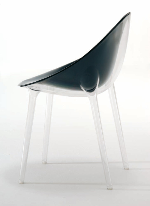 ad-cl-ar-design:  Armchair injected with polycarbonate and laser welded. Designer Eugeni Quitllet