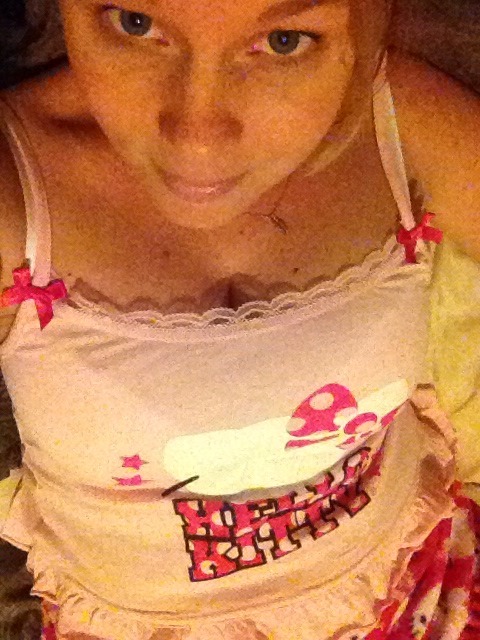 northern-bitch:Wanna say hello to my kitty….yes please can i see ; ) xx
