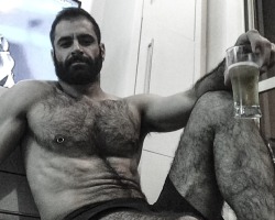 Follow my two hairy men blogs:http://sambrcln.tumblr.comhttp://hairysex.tumblr.com