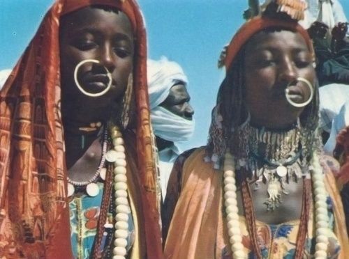 angryafricangirlsunited:  Toubou women: The Tubu or Toubou are an ethnic group that live mainly in northern Chad, but also in southern Libya, northeastern Niger and northwestern Sudan. 