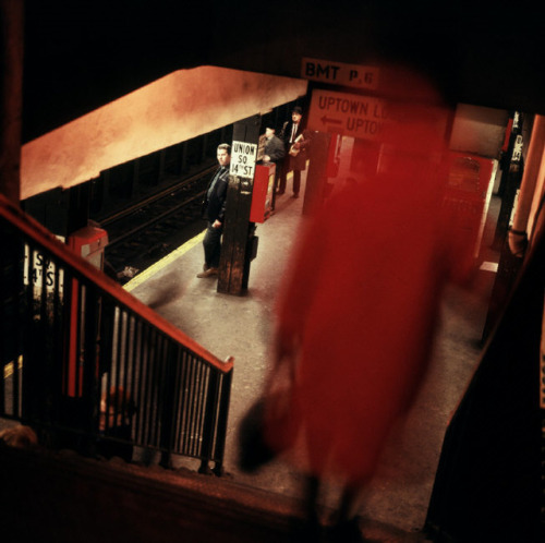 the-night-picture-collector:Danny Lyon, Union Square Station, New York City, 1966