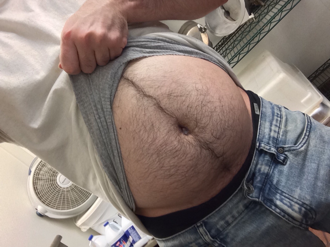 bigwolfcakebelly:  Work belly ;)