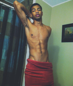 ilove-hisdopeass:  ilovehisdopeass:  whos