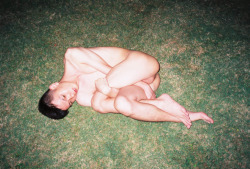 oij:  feralcattery:  Ren Hang   wtf