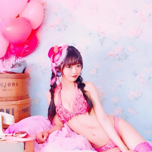 soimort48:  「BOMB!(ボム!) 2018年7月号」 中井りか  https://www.amazon.co.jp/dp/B07CXZ9DKF/