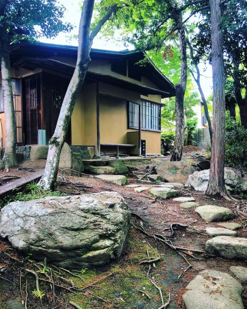 聴竹居 [ 京都府大山崎町 ] ② Chochikukyo, Oyamazaki, Kyoto ーー建築家 #藤井厚二 の庭園観にもふれられる、氏の代表作で近代数寄屋建築の傑作。国指定重要文化財。 &