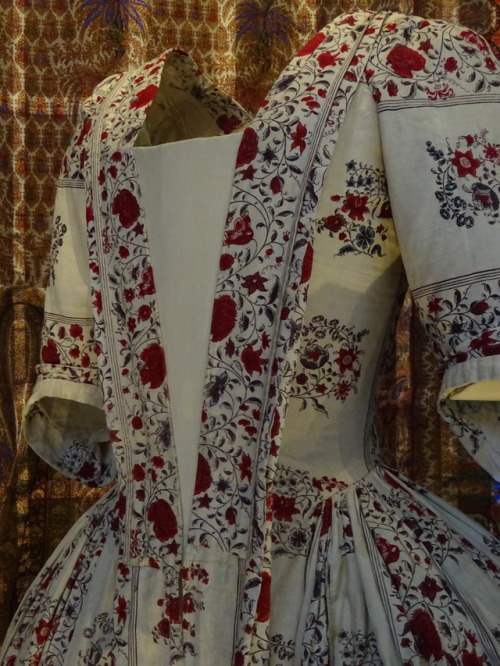 Block printed cotton and linen gown, c. 1740-1760On display at the National Museum of Scotland, Edin