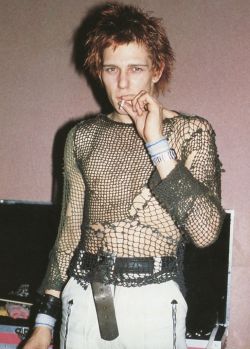 neverneedtomeetnokings:  Paul Simonon - The Clash 