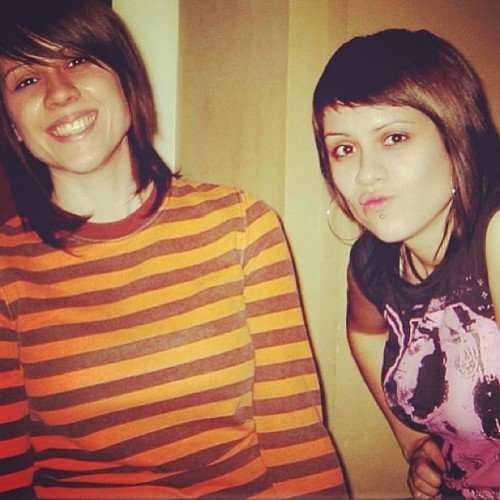 whyxdontxyouxlovexme:I literally don’t know what to say with this pic… Tegan wearing hoops?! What is