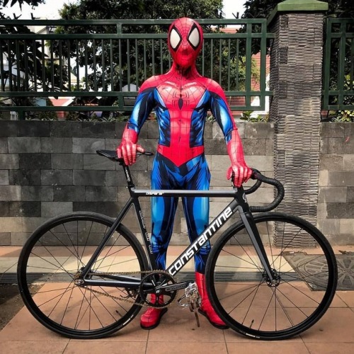 hizokucycles:Reposted from @birdfixedgear - Spiderman x constantine . . . #birdfixedgear #surabaya #