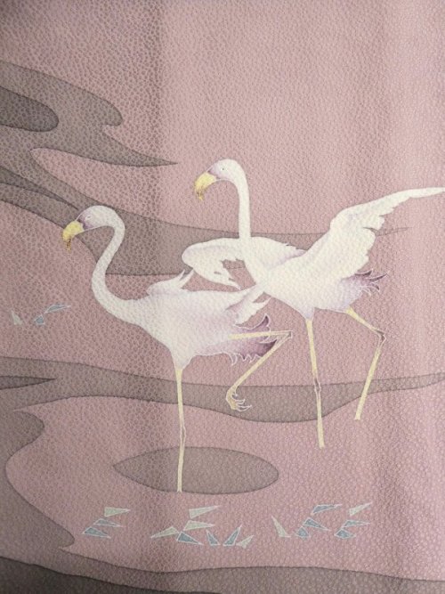 Super rare and unusual flamingo/benidzuru motif for this smoky pink houmongi!