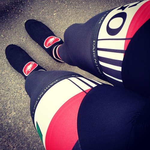 dfitzger: By @jelkala: Leg day #colnago #kit #castelli #cycling #training #autumn #endurance #ride #