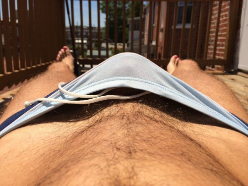 wittyithinknot:  Why you can’t look at tumblr while in a speedo. It starts to get too small….