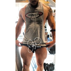 bigjoeyd:  I can’t stop doing legs. Squatted