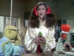 Bass-O-Matic76:  Gilda Radner On The Muppet Show