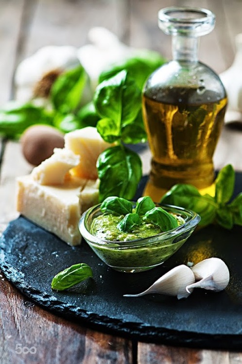 menentk:Italian traditional pesto with basil, cheese and oil
