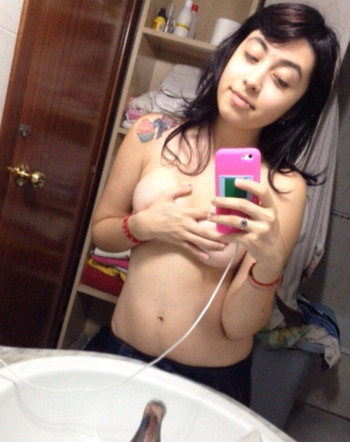 keanuching: This is Erica from aiea, she’s my friends sister and so me her and her brother wer