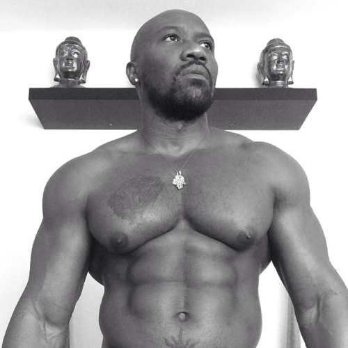 seeker310:  bodyexhibit: Damn this is my type of man right here. Thick and juicy! 👅👅👅🙌🙌🙌😍😍😍😊😊😊👍👍👍   My type of man, too…handsome & hot…Powerful & thick & so phyne!!Kings  HOT follow my Bros
