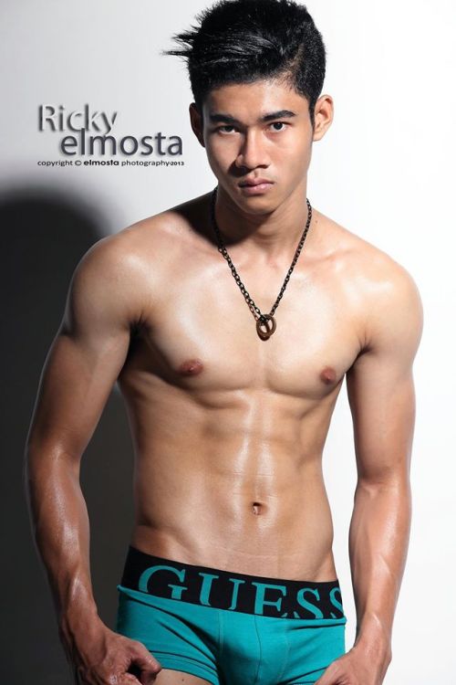 lelakindo:Ricky Elmosta