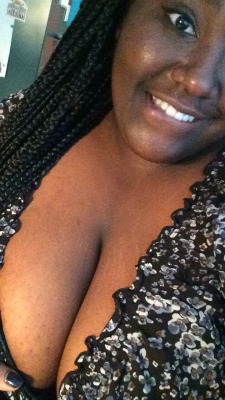 blackbbwqueen:  Here’s a picture of my cleavage and ¾ of my face.  Cute af! I love your eyes 💯👀