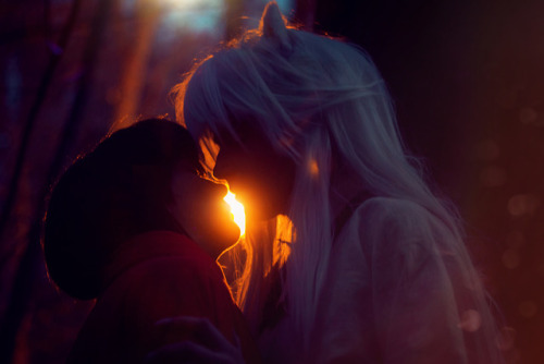 Bigger photo set of our InuYasha photo shoot! You can find the full set here.InuYasha: SchpogKagome: