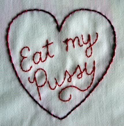 hellosecretbouquet: Reblog if you’d eat my pussy