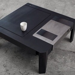 jackadiddlediddle:  onyeplaysdrums:  Most kids on this website don’t even know what this is  That’s a coffee table 